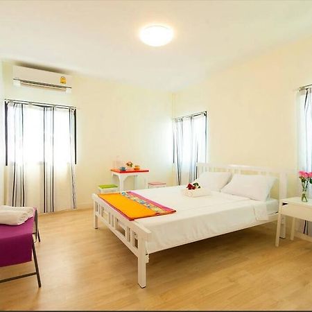 My Thai Hostel Μπανγκόκ Εξωτερικό φωτογραφία